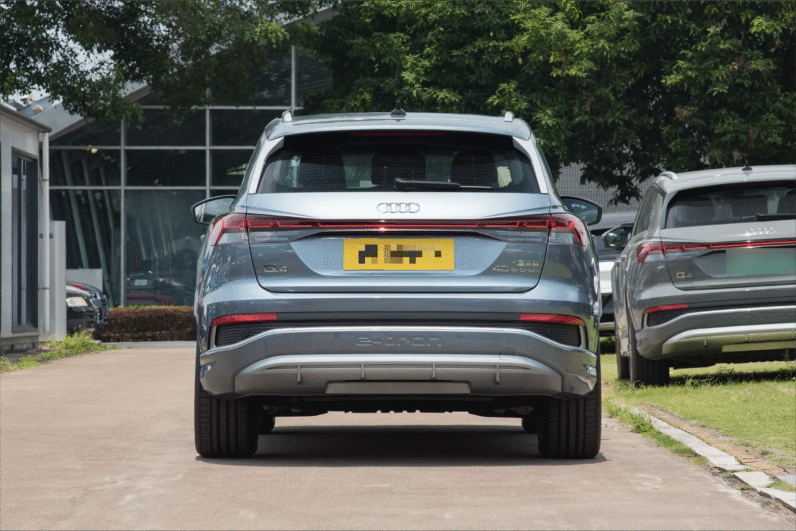Audi Q4 e-tron 2024 40 e-tron Base