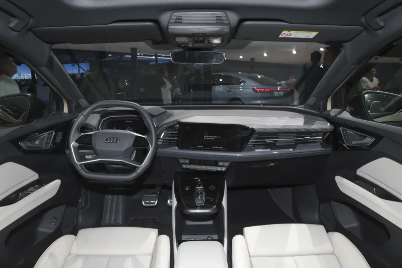 Audi Q4 e-tron 2024 40 e-tron Base