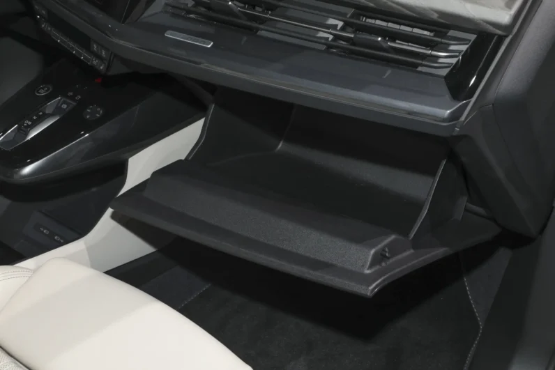 Audi Q4 e-tron 2024 40 e-tron Base