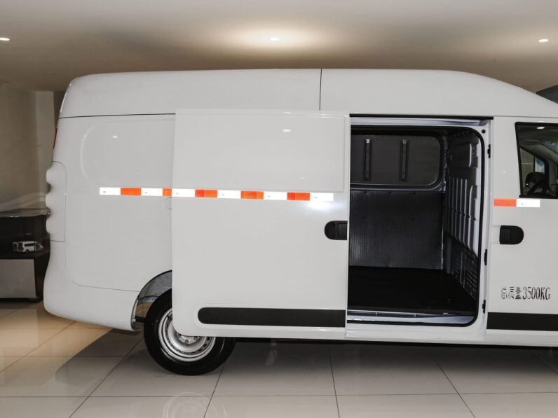 DANA V1 2025 Long-Wheelbase High-Roof Cargo
