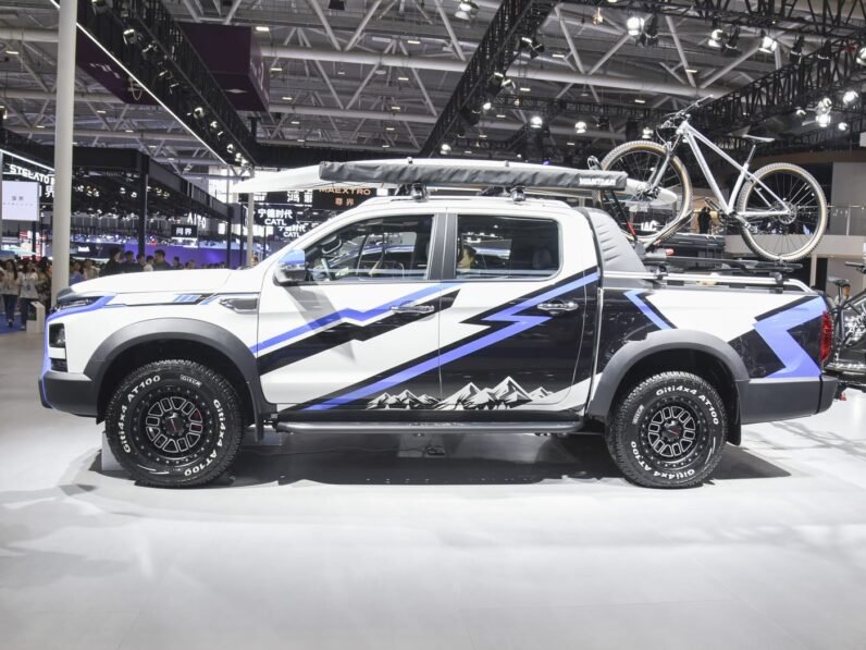 Hantu New Energy 2025 Four-wheel Drive Flagship Model
