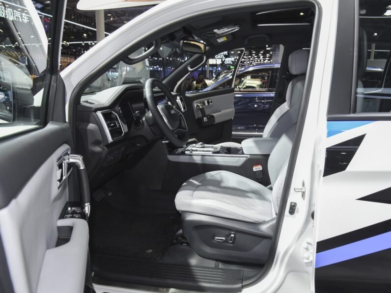 Hantu New Energy 2025 Four-wheel Drive Flagship Model