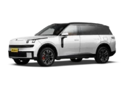 Lynk & Co 900