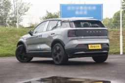 Volvo EX30 2025 заднеприводный двигатель
