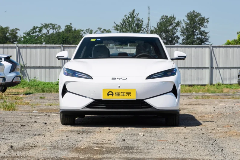 BYD e7 2025 Smart Edition