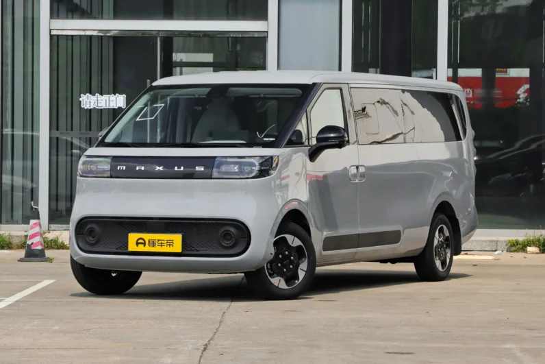 DANA M1 2025 Long Wheelbase Commercial 9-Seater (64kWh)