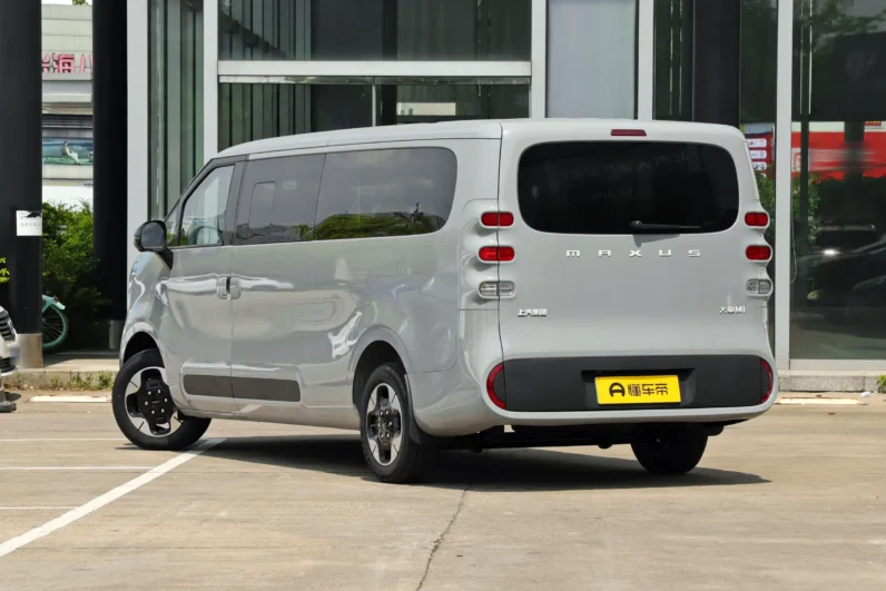 DANA M1 2025 Long Wheelbase Commercial 9-Seater (64kWh)