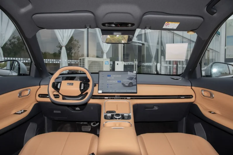 Geely Galaxy Starship 7 EM-i 2025 120KM Exploration+ Edition