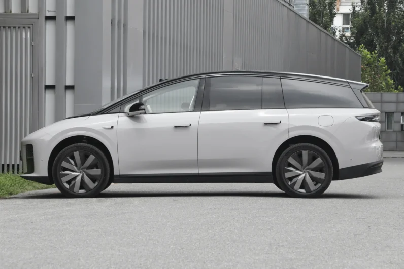 Li Auto i8 2025 Standard Edition