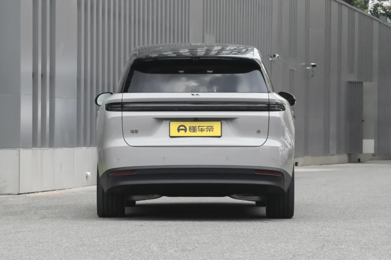 Li Auto i8 2025 Standard Edition