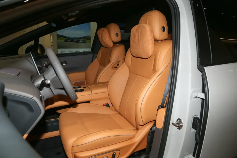 Li Auto i8 2025 Standard Edition