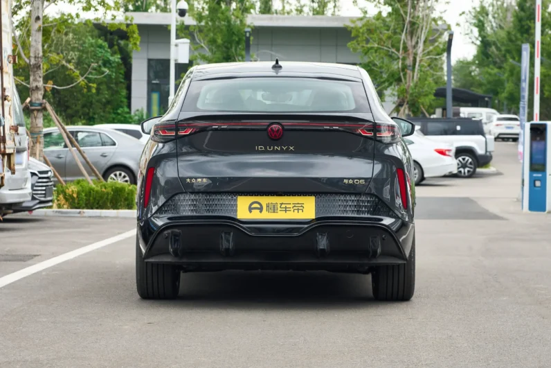 Volkswagen ID. UNYX 06 2025 – Pure Edition