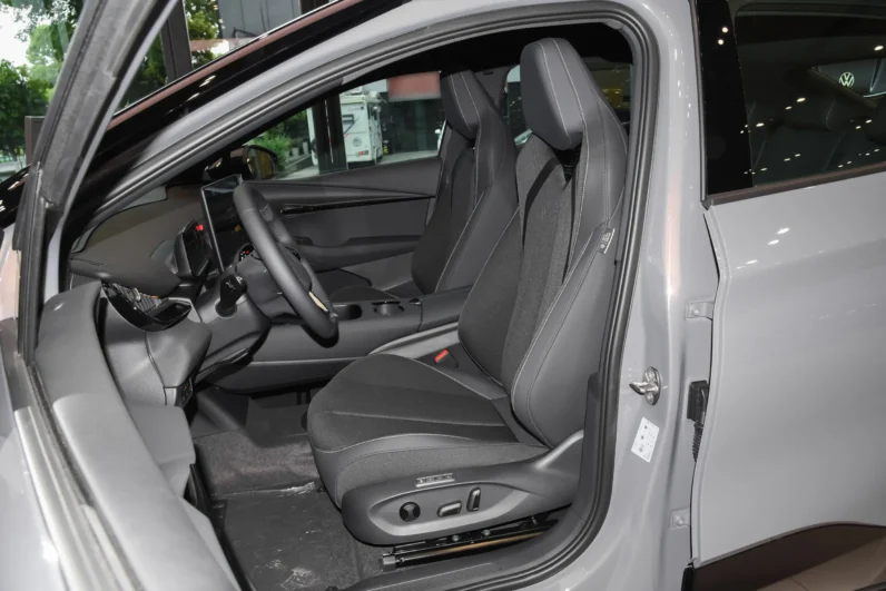 Volkswagen ID. UNYX 06 2025 – Pure Edition