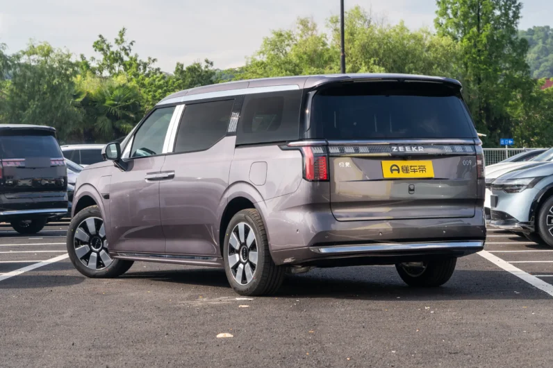 ZEEKR 009 2024 Six-Seat Executive Edition 4WD 108kWh
