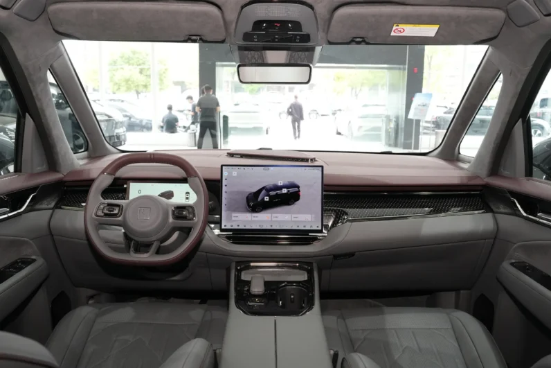 ZEEKR 009 2024 Six-Seat Executive Edition 4WD 108kWh