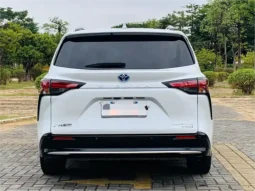 TOYOTA SIENNA 2021 HYBRID 2.5L SUPREME EDITION