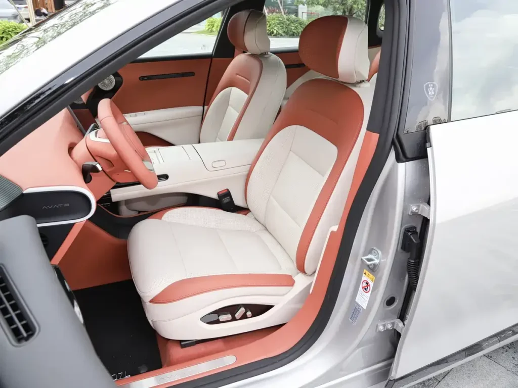 Interior View of Avatr 07L Max Officially Launched: Featuring 896-Line LiDAR and 725km Electric Range