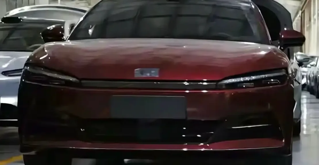 All-new BYD Han red sedan front view, new generation BYD Han with lidar on roof